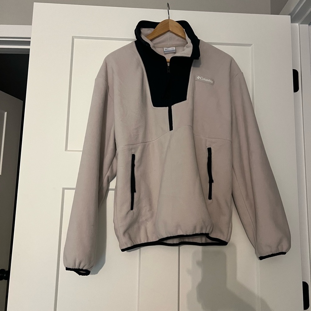 Columbia Cream and Black Fleece Jacket